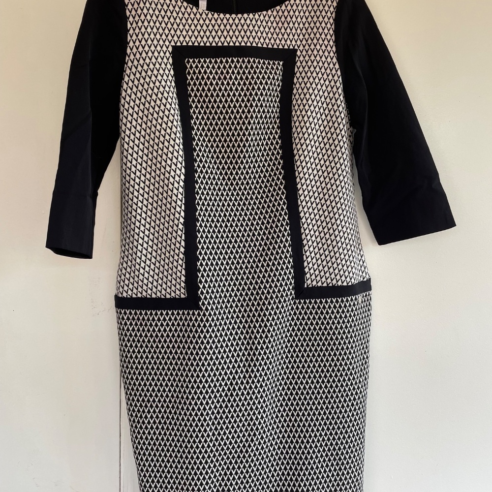 Dress - Picture 2 of 4